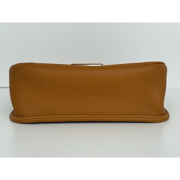 LOUIS VUITTON Epi Buci Crossbody Gold Honey - Picture 7 of 16